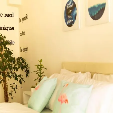 Stylish With Private Garden - 12 Min Walk To Osmanbey Metro Station *